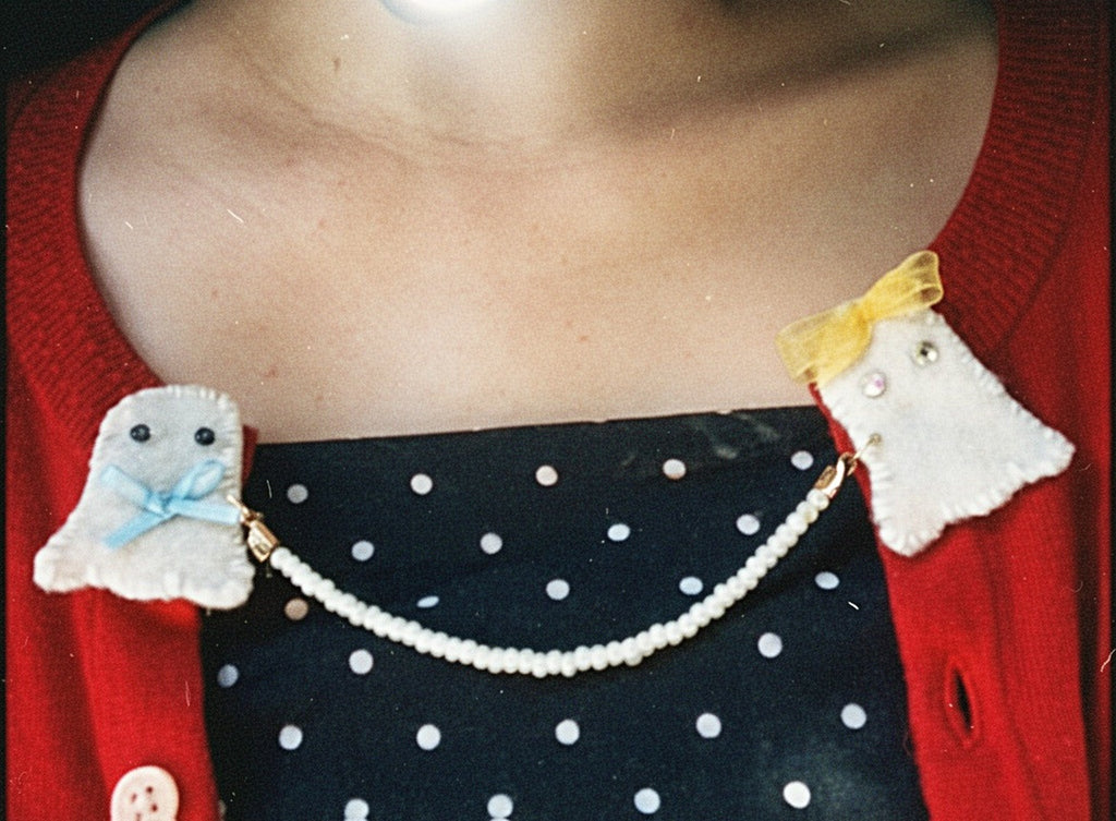 Double Ghost Love Cardigan Clip